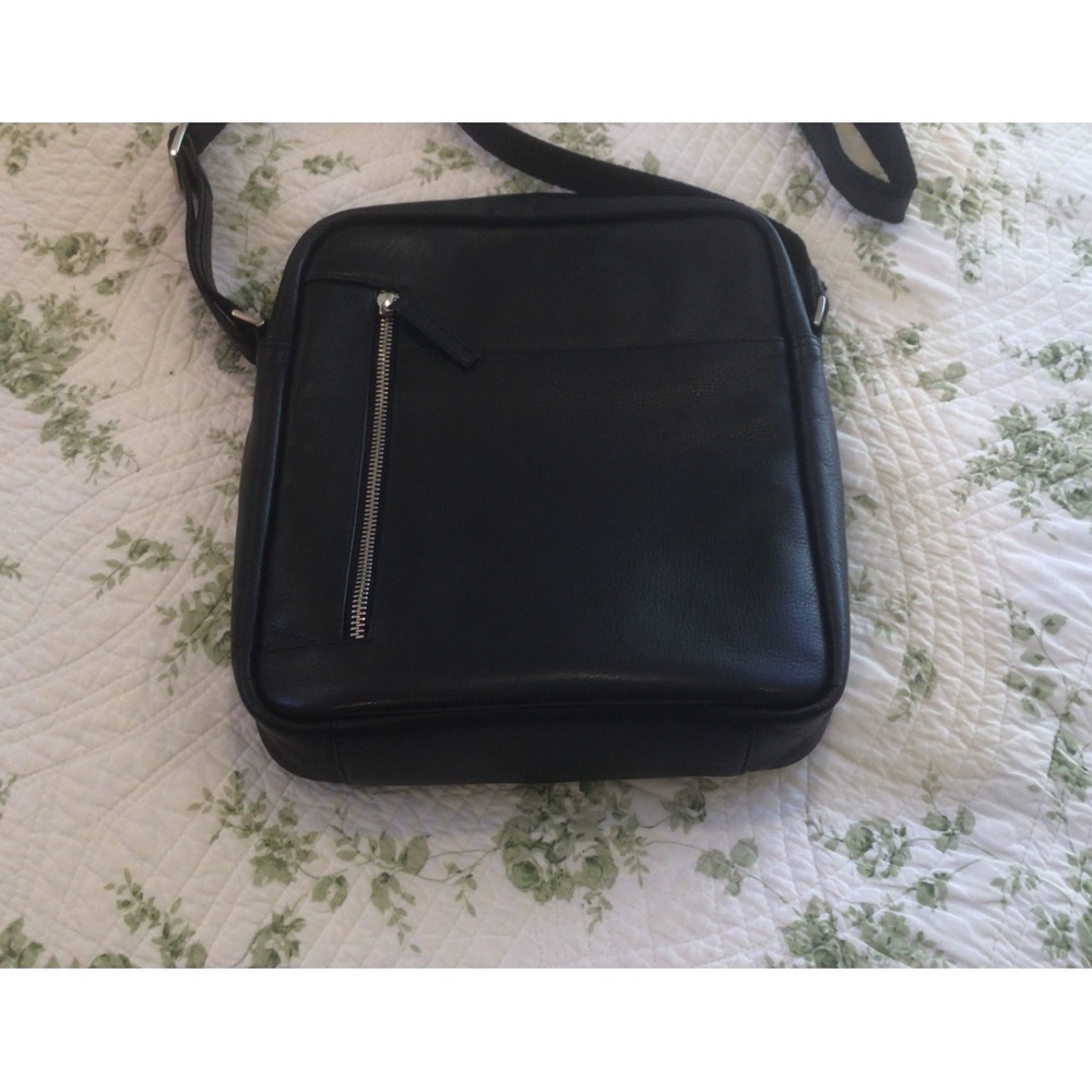 Small Crossbody bag for men Black, Adjustable strap multiple compartments inside